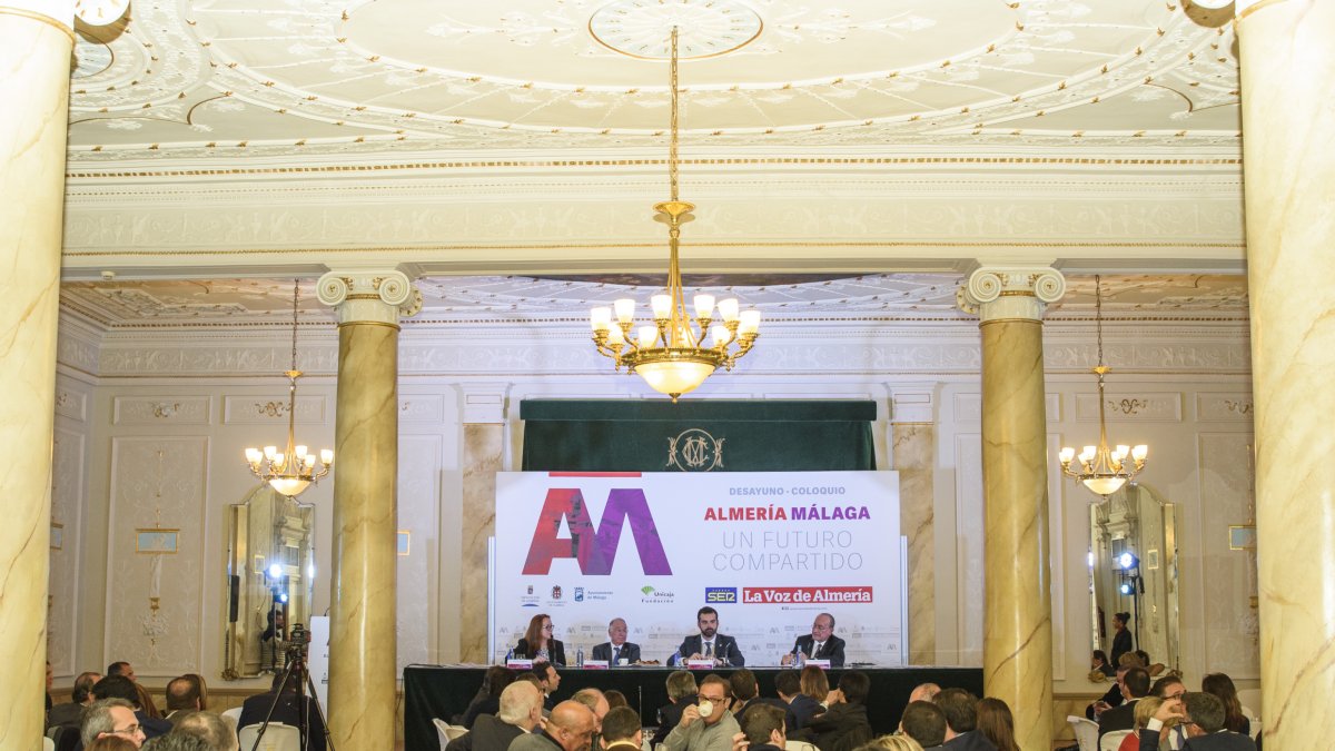 El foro de reflexión, organizado por LA VOZ, reunió al presidente de la Diputación y a los alcaldes