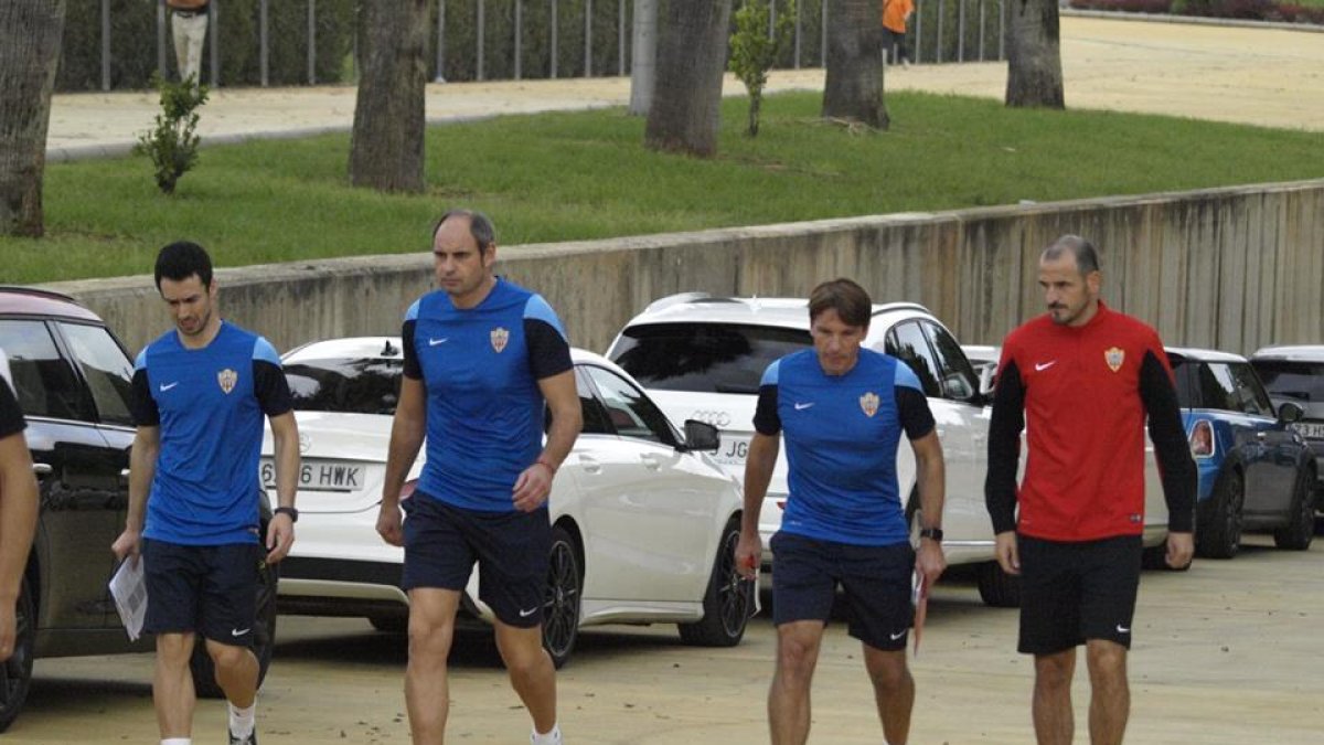 Joan Carrillo en su primer día de trabajo en el Almería.