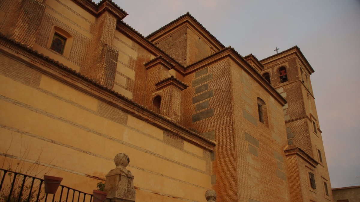 En la imagen, iglesia de La Encarnación de Laujar, donde da misa el párroco MIguel Teruel.