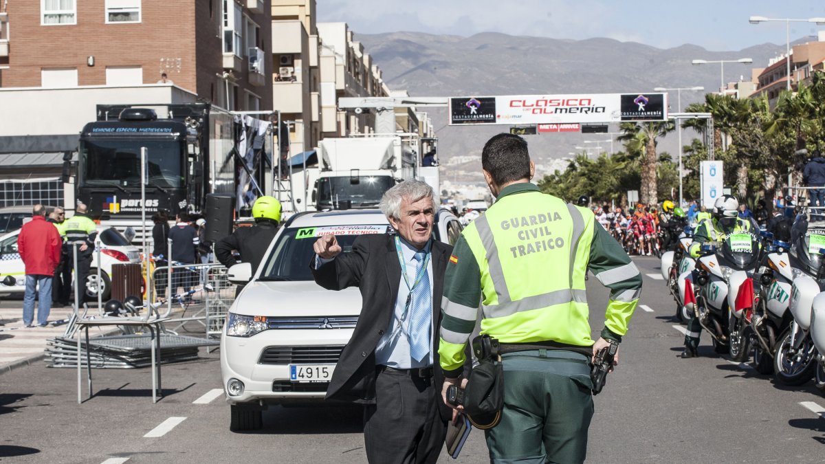 José Manuel Muñoz en la línea de meta de Roquetas en la edición de 2016.