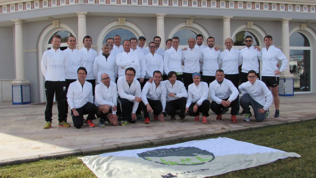 Miembros del Cuéllar Stone Running patrocinado por Cuéllar Arquitectura del Mármol.