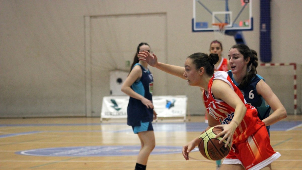 Lucía Torres en el partido ante Córdoba.