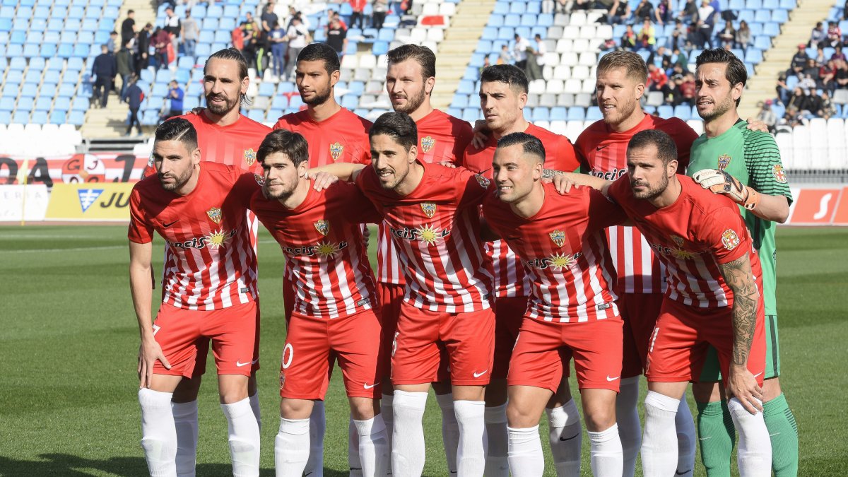 El once del Almería contra el Girona.