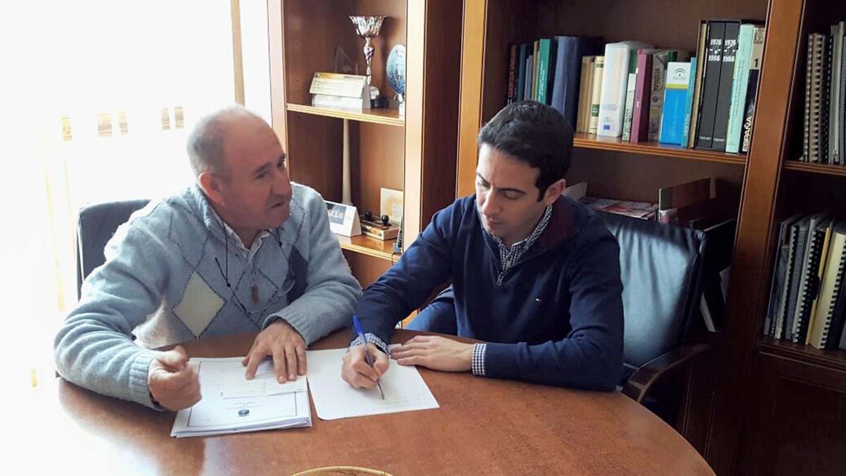 Reunión entre alcalde y diputado.