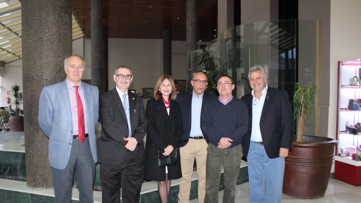 Los doctores participantes en las conferencias, Luis Martínez, de Granada;  Rafaela González, de Almería; Juan Carlos García Torón, de Murcia; Juan L