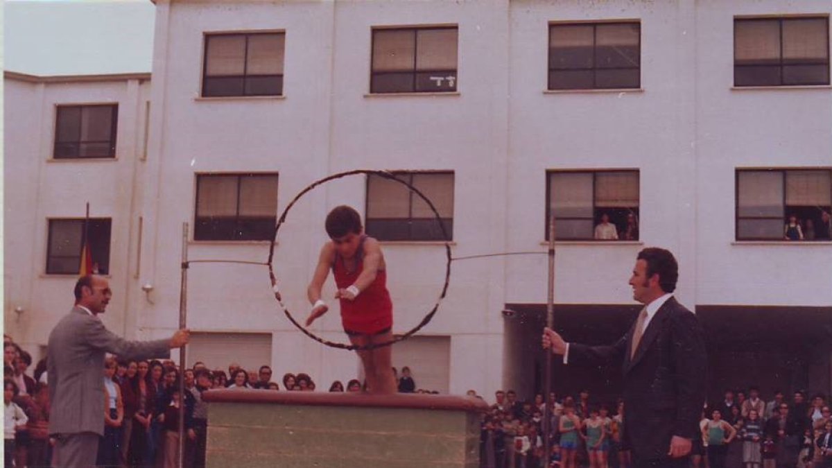 Evento deportivo celebrado en el colegio Virgen del Saliente en el año 1977. Foto: Ángel alfonso