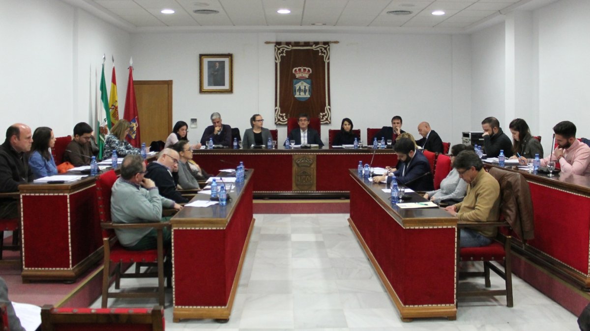 Pleno celebrado ayer lunes en el ayuntamiento de Adra.