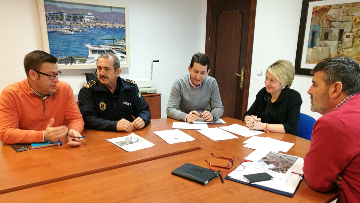 Reunión de miembros del Área de Movilidad del Ayuntamiento de Roquetas.