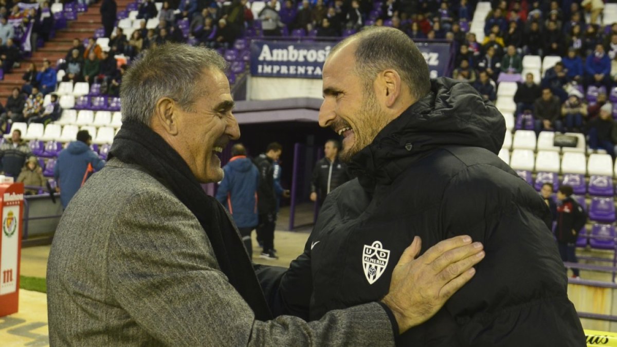 Paco Herrera es la veteranía en Segunda y Soriano el debutante.