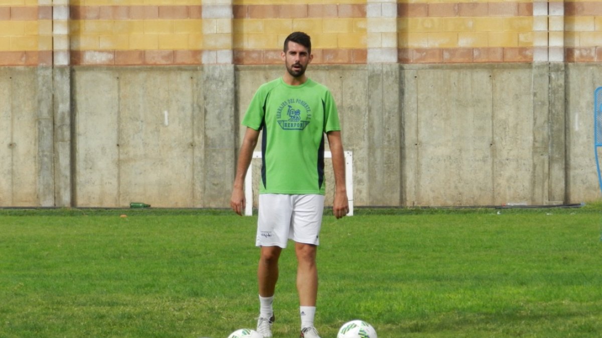 David Fernández entrenando con el CD El Ejido.