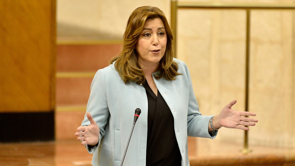 Susana Díaz, ayer en el Parlamento andaluz.