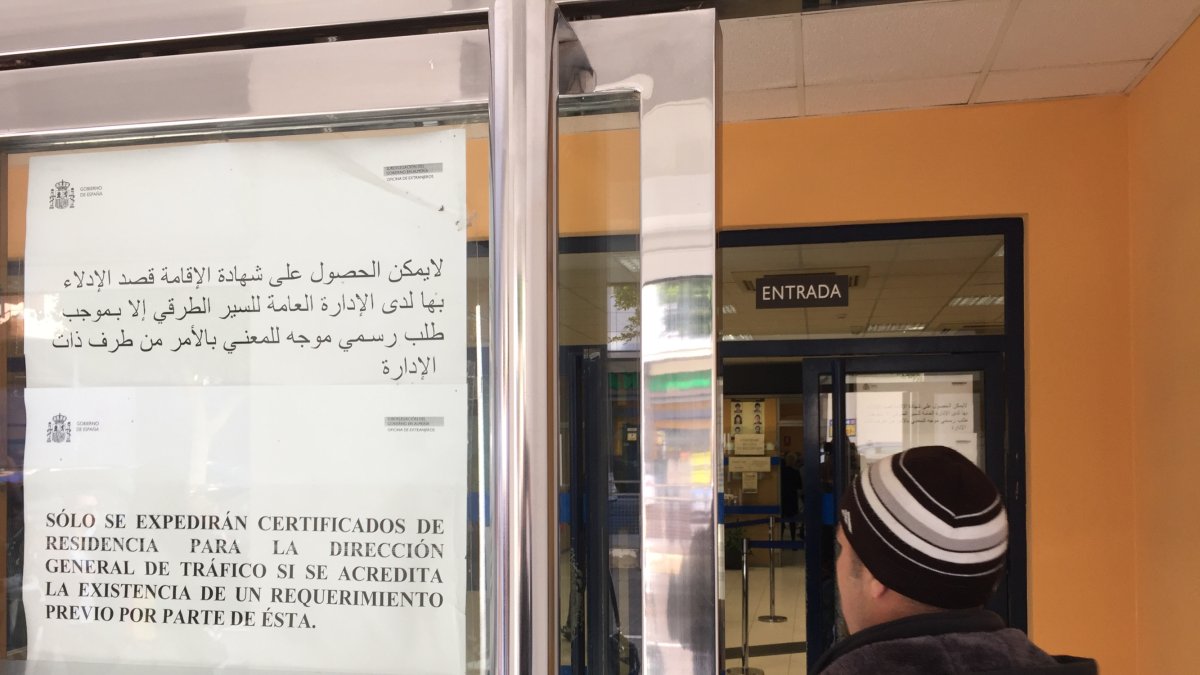 Oficina de Extranjería de Almería, con un aviso sobre gestiones de Tráfico