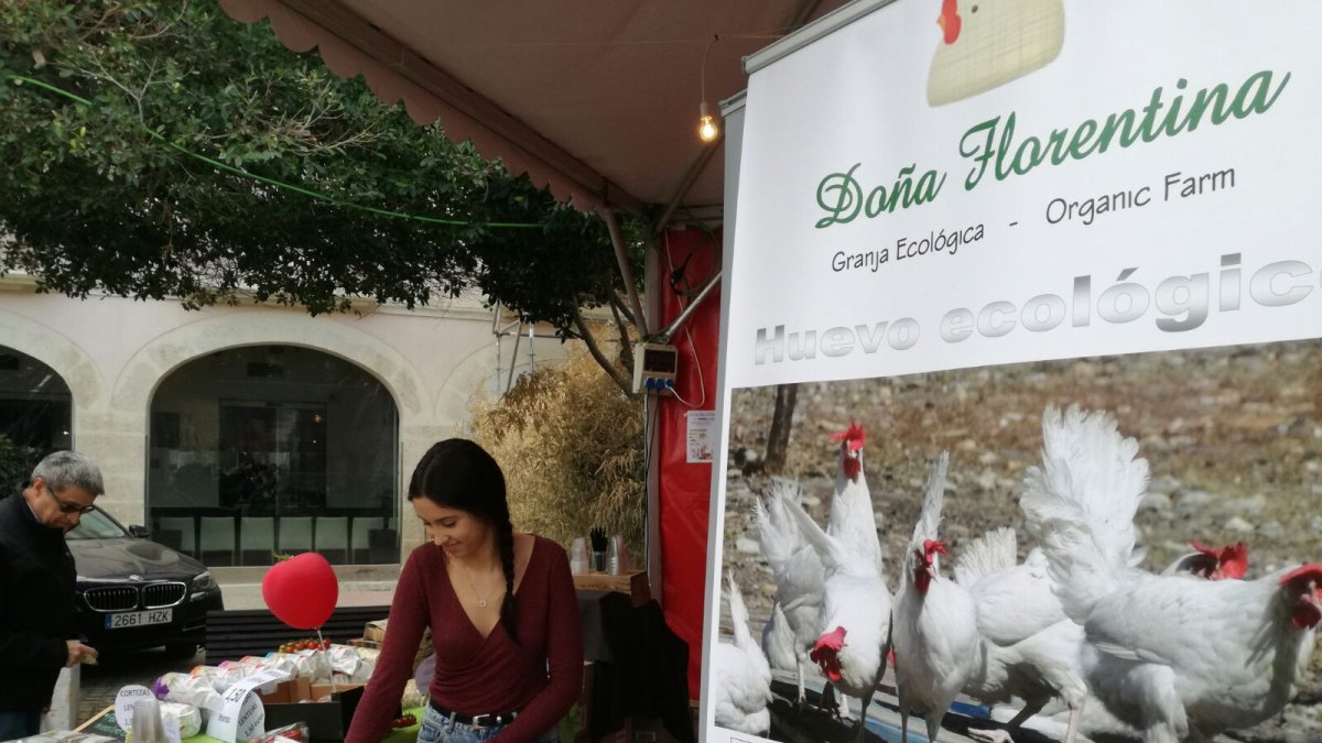 Productos ecológicos en la Plaza Vieja de Almería.