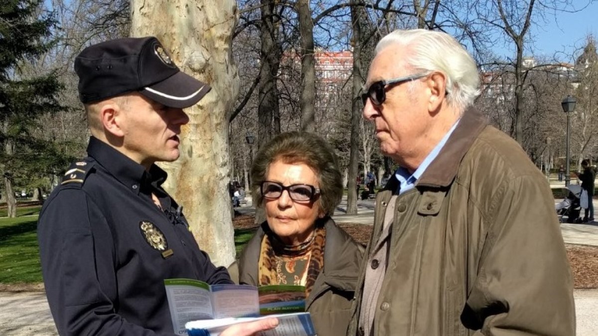 La Policía Nacional cuenta con planes específicos para personas mayores.