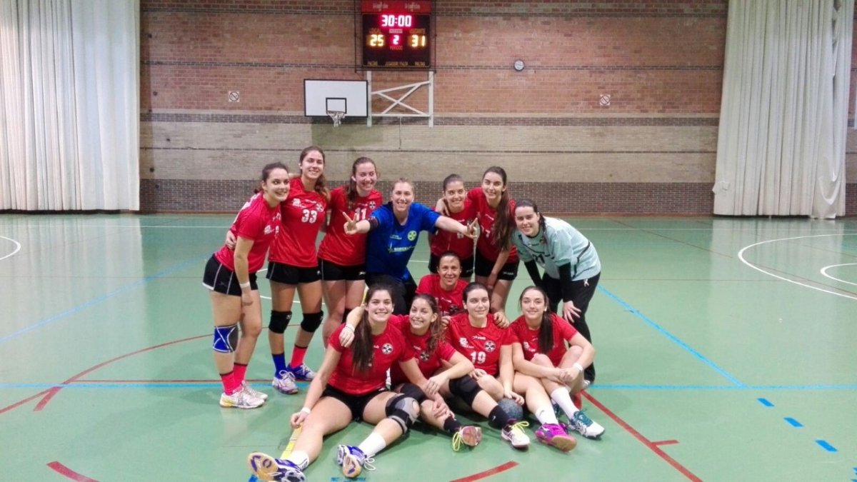 Las jugadoras almerienses tras la victoria.