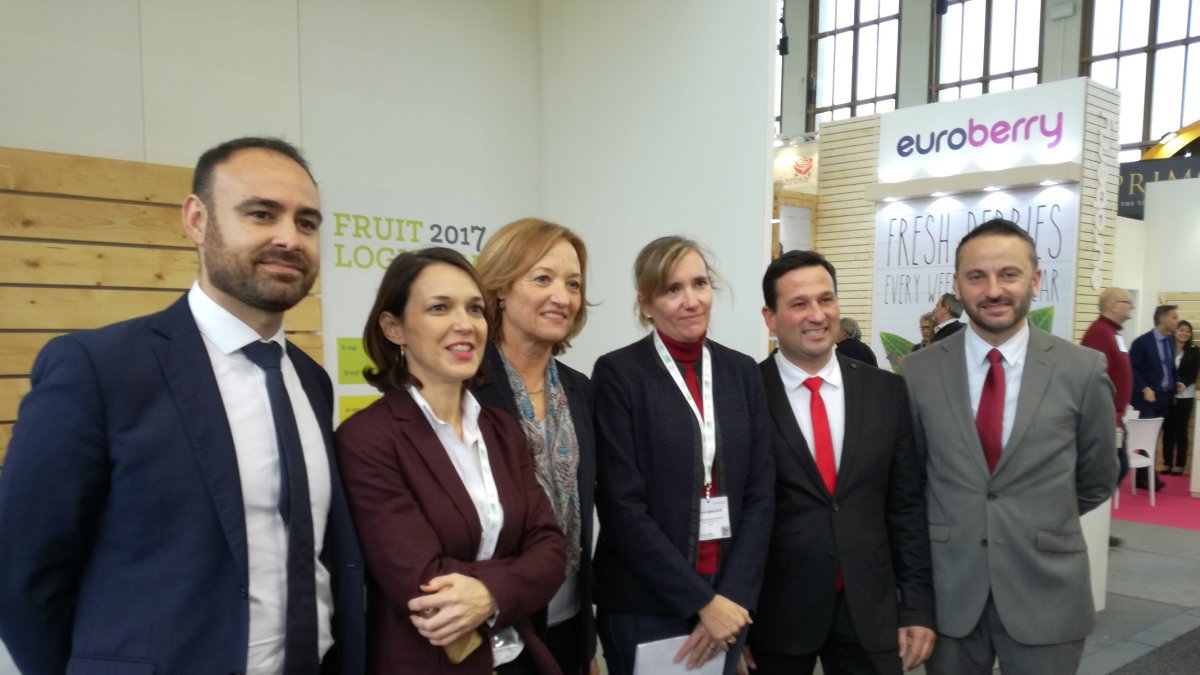 La consejera con el equipo de Extenda en Berlín