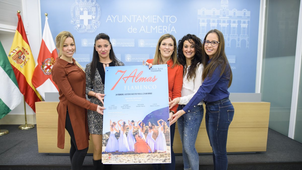 Presentación del espectáculo, ayer en la Plaza Vieja.