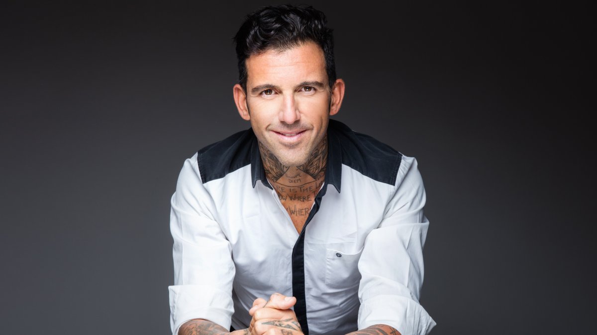 AJRAM  cree que el ser humano o sabe perder mucho o sabe ganar, pero no sabe perder poco.