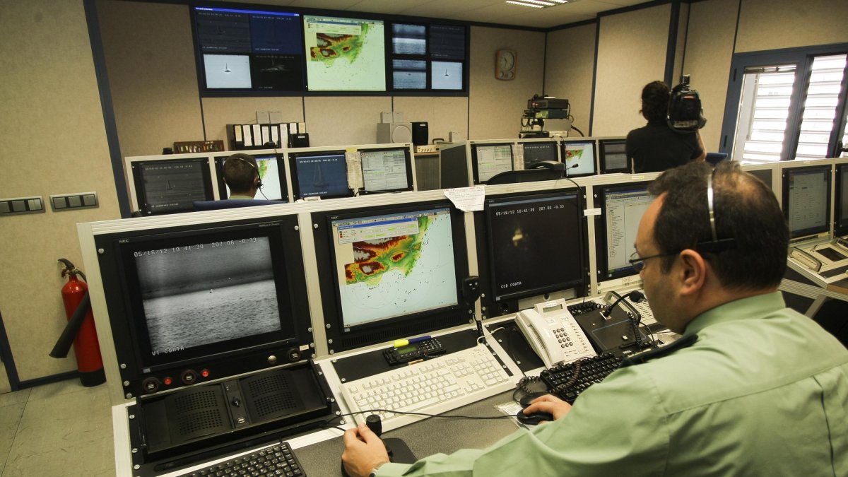 Control de los radares del SIVE en la Comandancia.