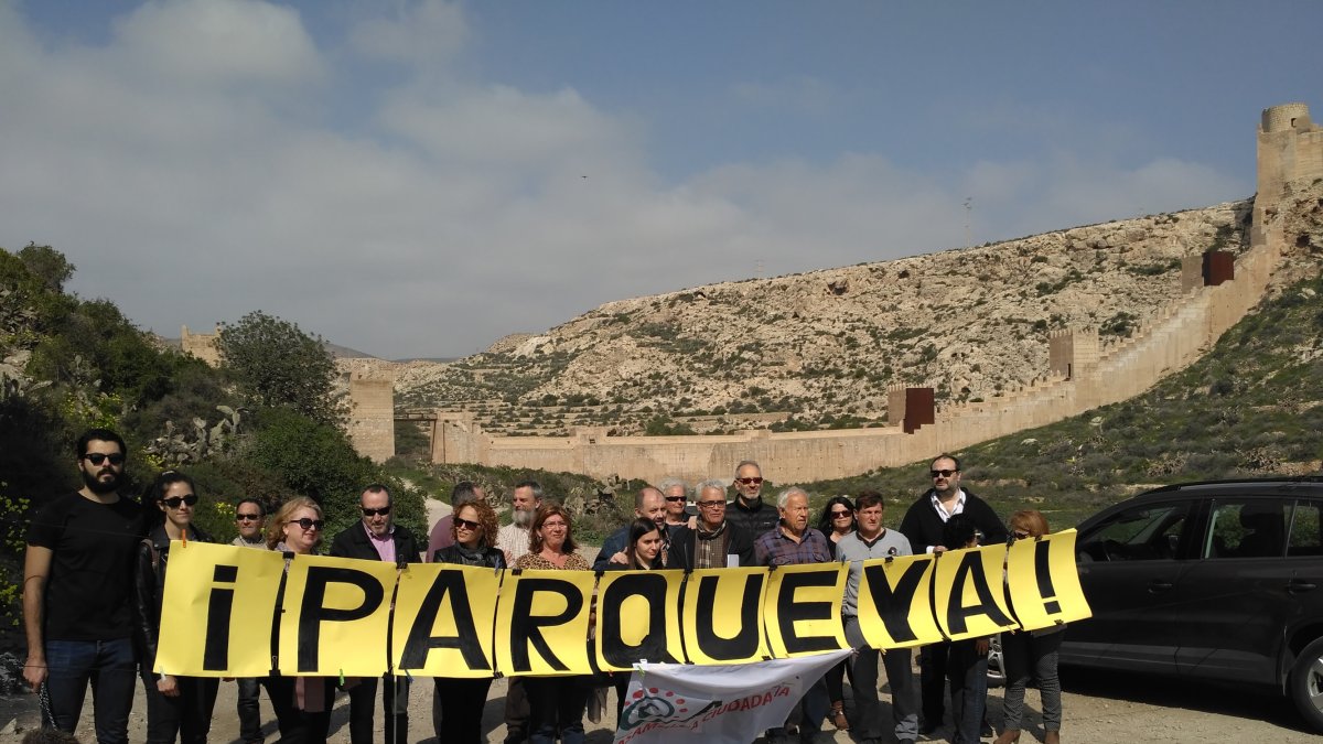 Concentración en la ladera norte de La Alcazaba.