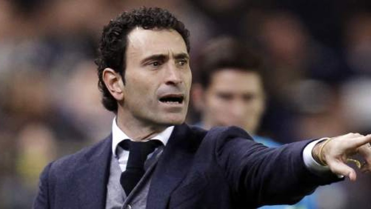 Jose Molina que ha dirigido al Kolkata de la India.