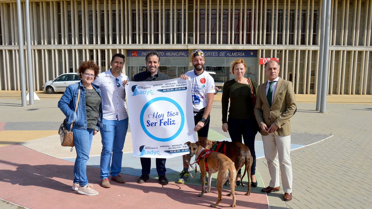 Palomino, concejal de Deportes Juanjo Segura, y responsables de la marcha solidaria por la diabetes.
