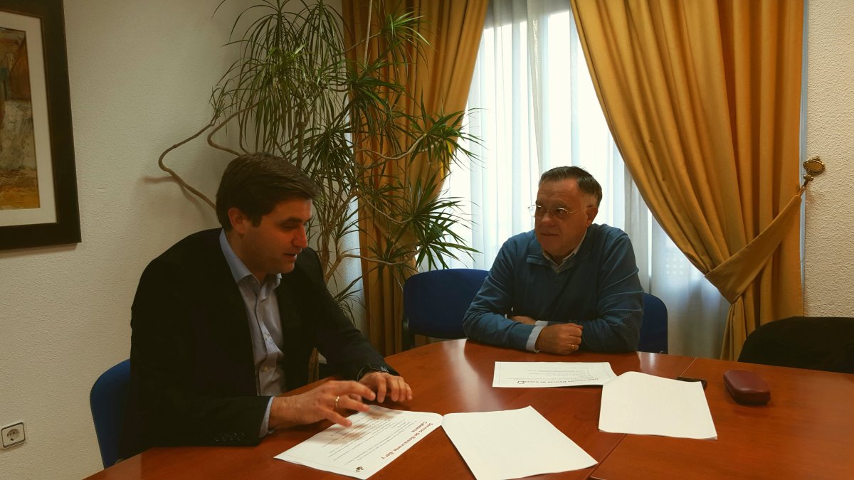 El concejal de Empleo en la reunión de enero para preparar esta segunda edición.