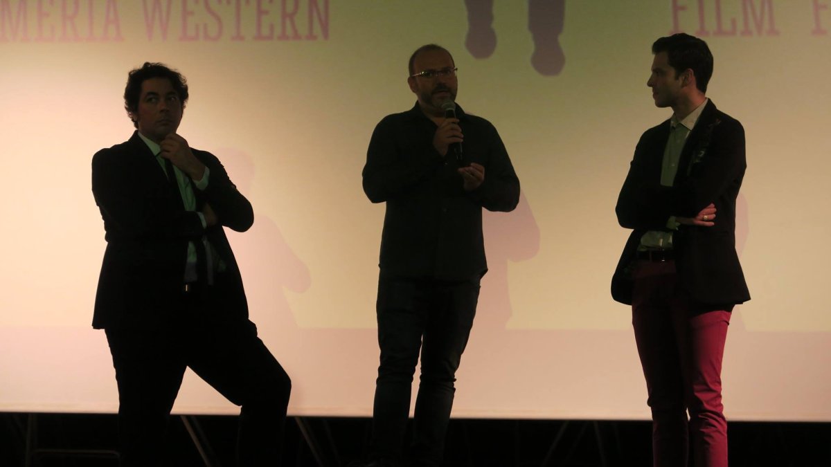 En Tabernas, Juan Gabriel García, Víctor Matellano y Andrés Acevedo durante la clausura del AWFF.