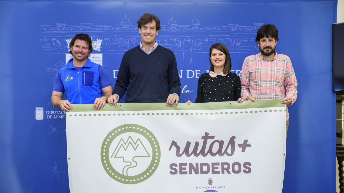 Diputada y director de deportes, junto a los gerentes de las empresas organizadoras.