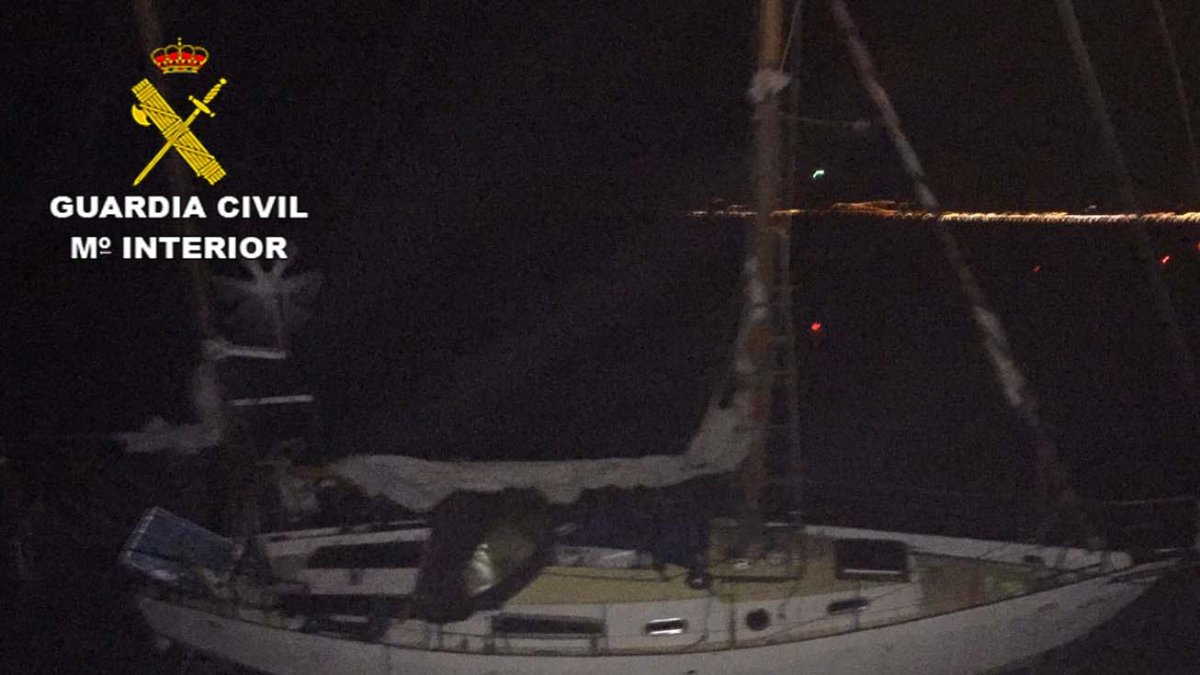 La embarcación afectada.