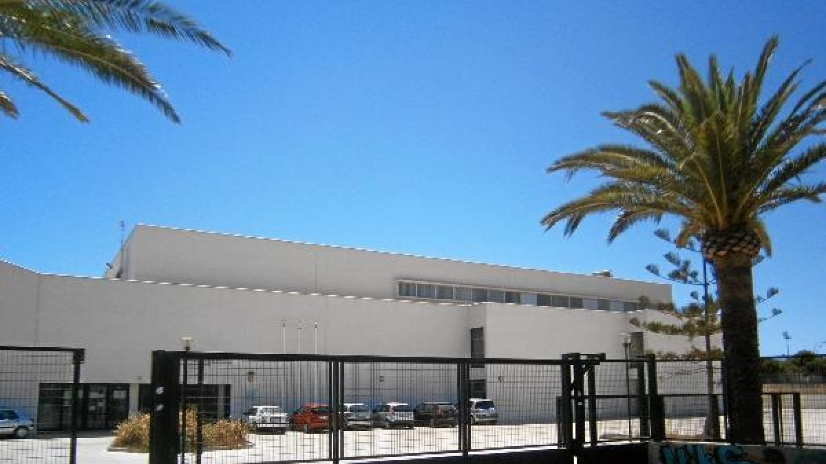 Fachada del IES Santo Domingo, centro que cumple este curso su 50 aniversario.