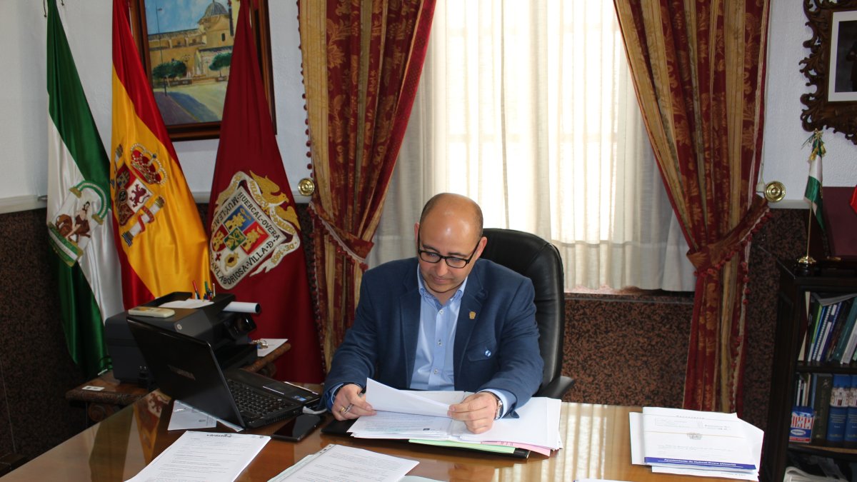 El alcalde huercalense, Domingo Fernández.