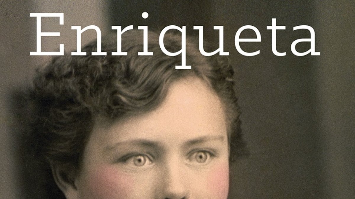 Fotografía que ilustra la portada de la novela de Sole Reche encontrada en el archivo del estudio de su familia.