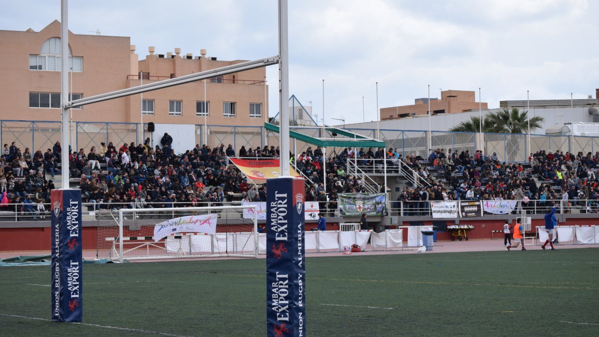 Grada llena de Unio´n Rugby Almeri´a.