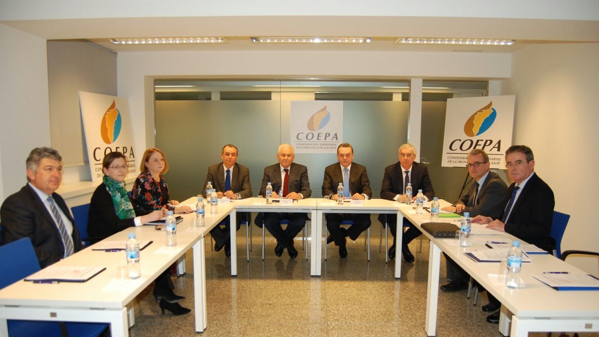 Reunión de empresarios ayer en Alicante.