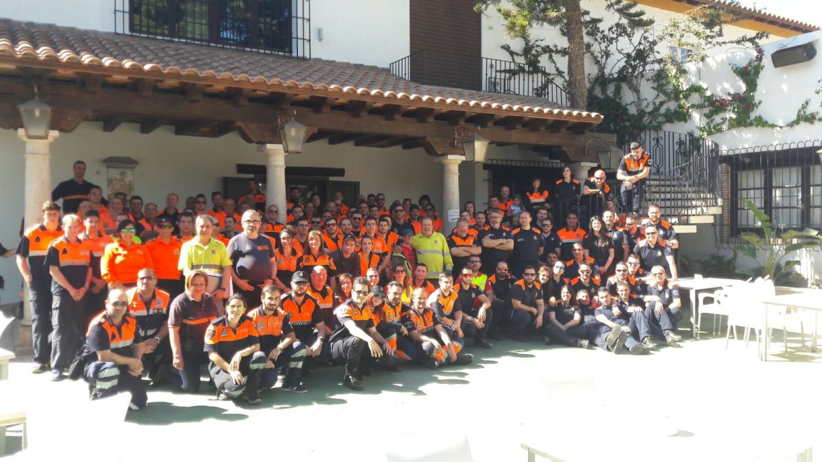 Voluntarios de?Protección Civil participantes en la jornada.