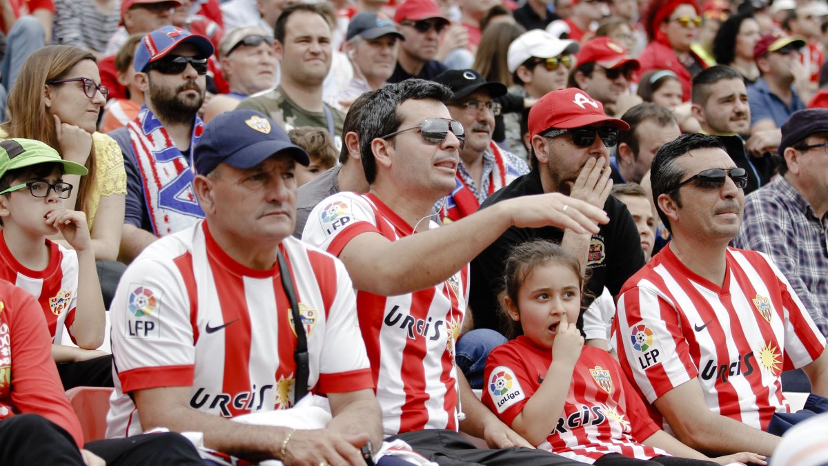 Aficionados rojiblancos.