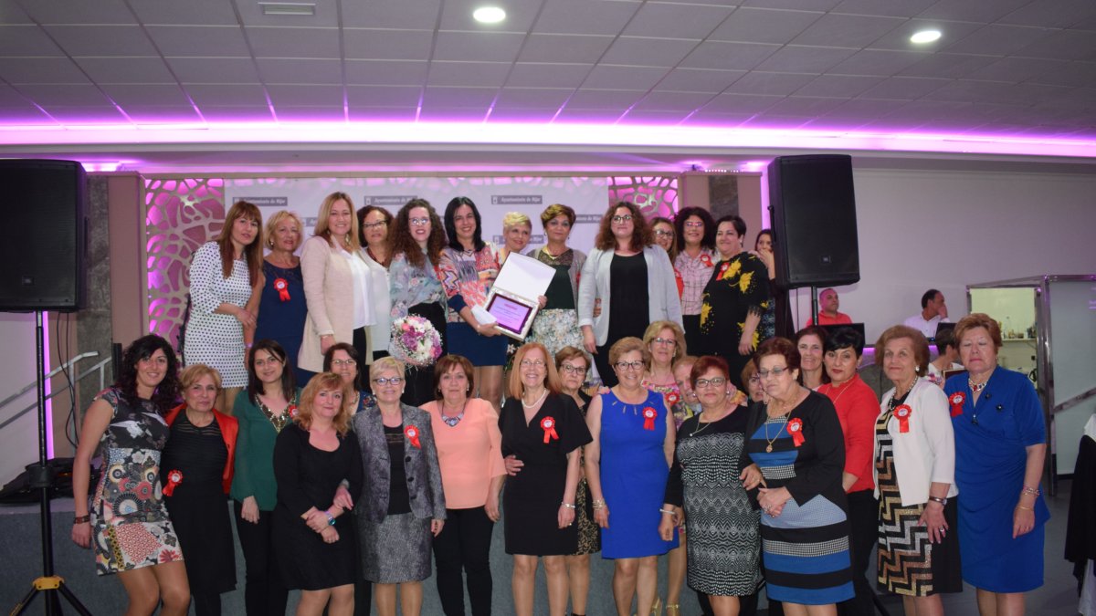 Los reconocimientos fueron para María Dolores Villegas, Carmen López, AMUSI, el Colectivo Colombine y el equipo de fútbol sala femenino por el trabaj