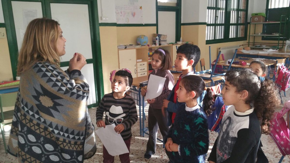 Visita de la concejal de Bienestar Social, Mónica Sánchez, al Aula de Día.