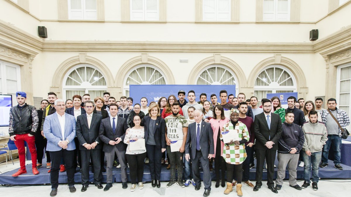Entrega de diplomas en Diputación.