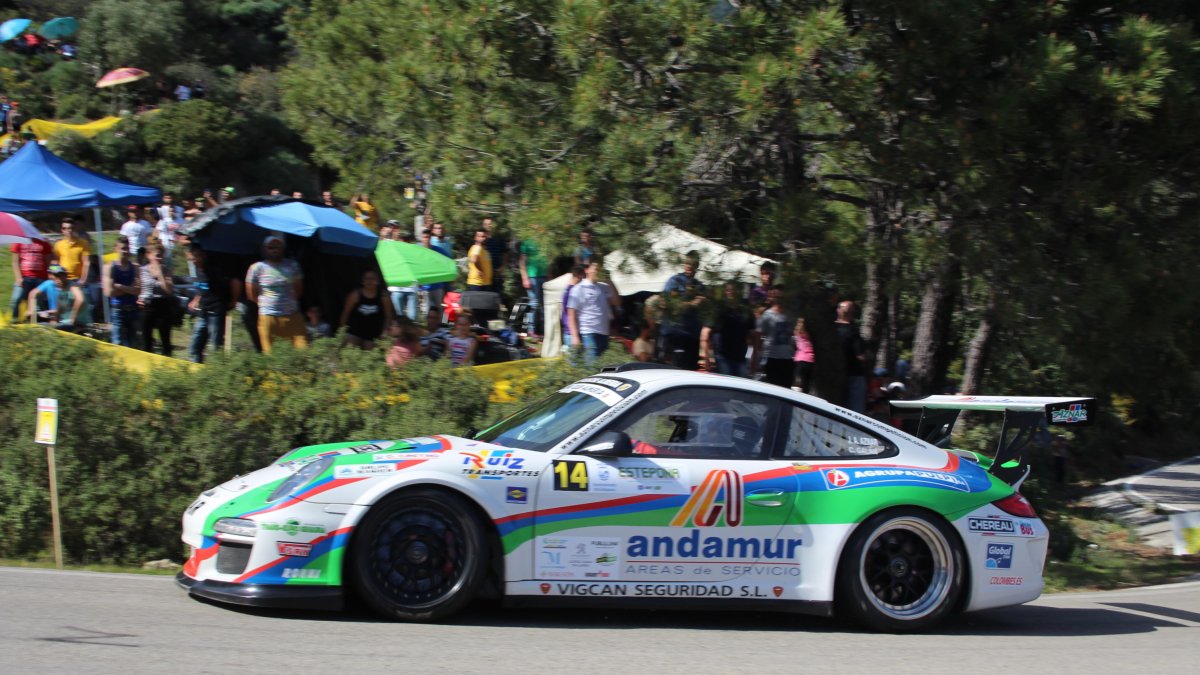 Aznar inicia la nueva temporada con otro triunfo.