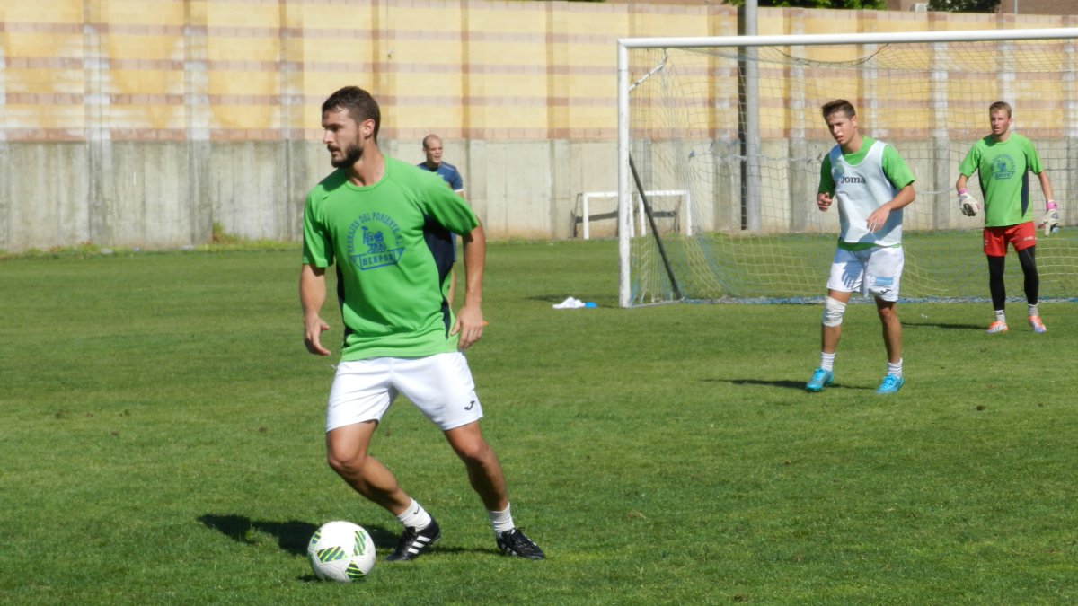 Gabri entrenando con el CD El Ejido.