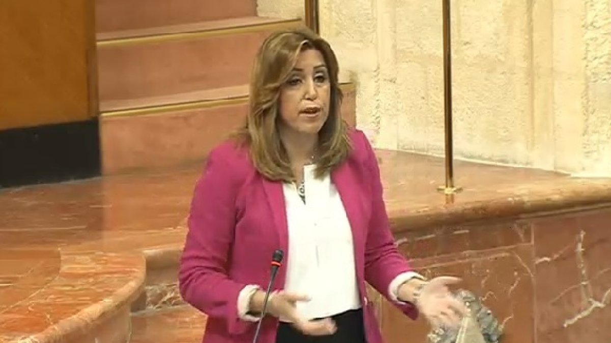 Susana Díaz, esta mañana en el Parlamento andaluz.