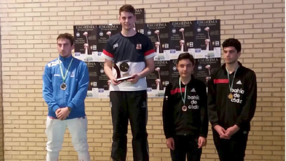 Las esgrima almeriense sigue en el podio.
