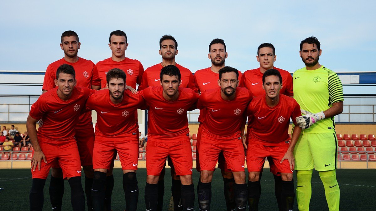 El equipo sénior es el espejo de todos los canteranos del club.