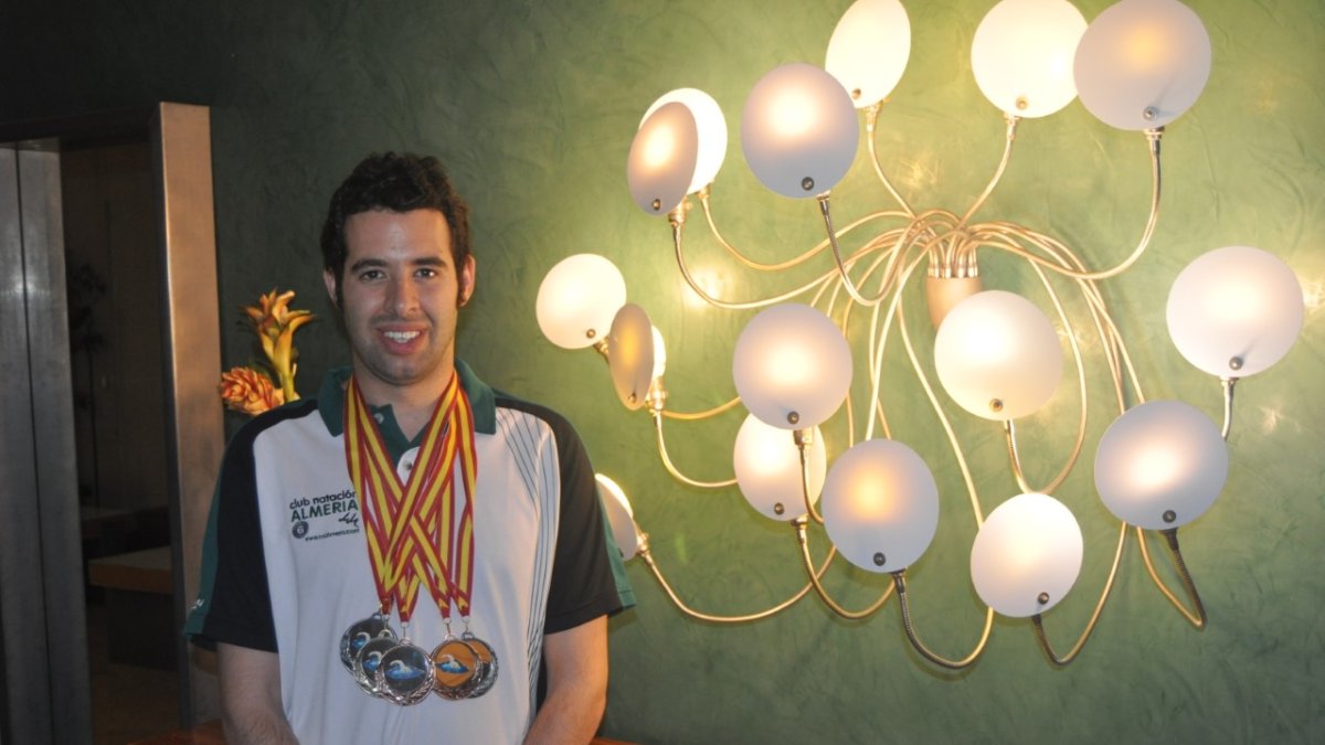Tejada se sigue colgando medallas.