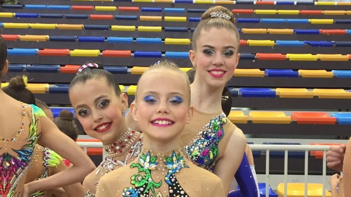 Gimnastas ejidenses en Guadalajara.