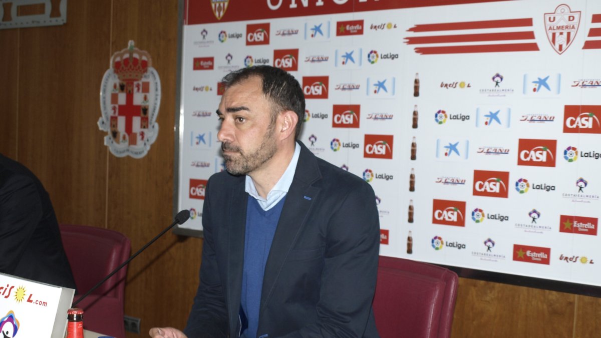 Raúl Lozano tiene plenos poderes en el área deportiva del Almería.