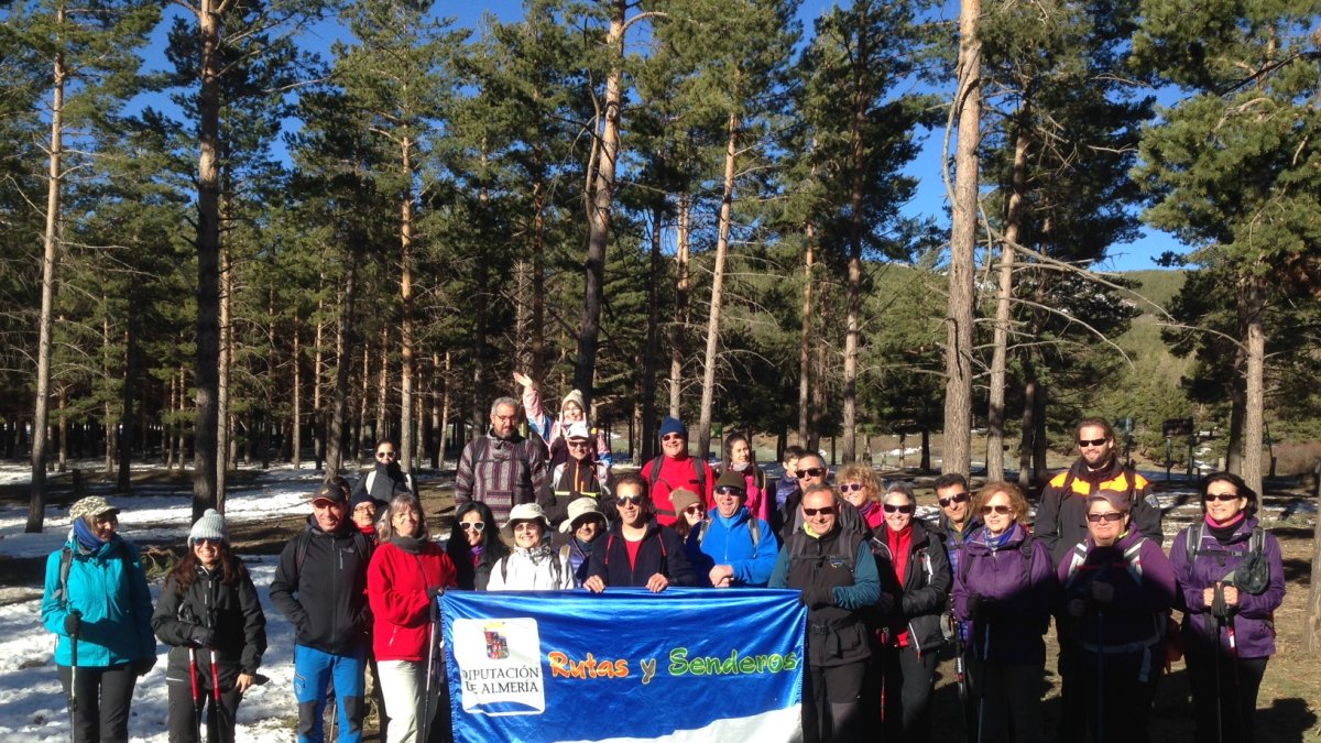 Los senderistas posan unidos.