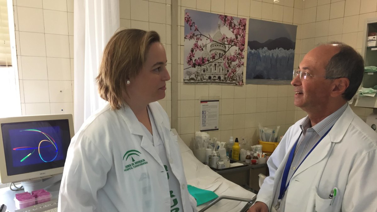 Los ginecólogos Gabriel Fiol y Fátima Amaya, que hoy ofrecen una conferencia en la Casa de las Mariposas a partir de las 19:30 horas.